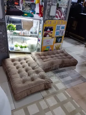 Beautiful Puffy Floor /Pallet Cushiond