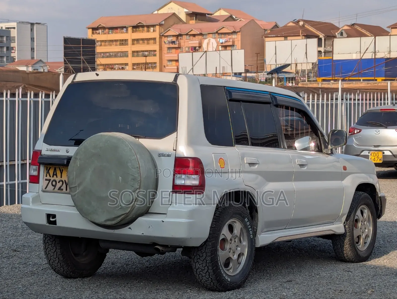 Mitsubishi Pajero 2000 White