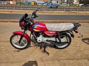Bajaj Boxer 125 2026 Red