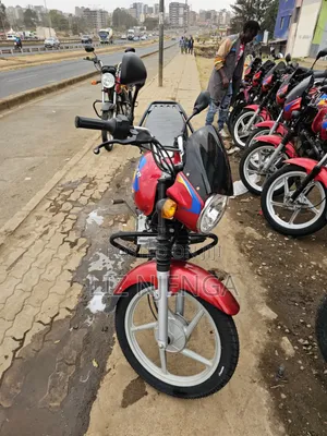 Bajaj Boxer 125 2026 Red