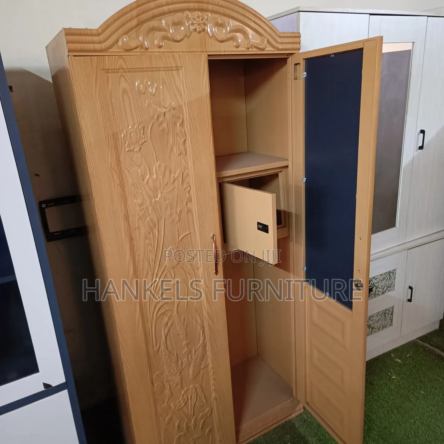 Metallic Wordrobe With Safe