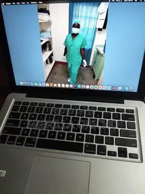 Laptop Apple MacBook Pro 8GB Intel Core i7 SSD 256GB