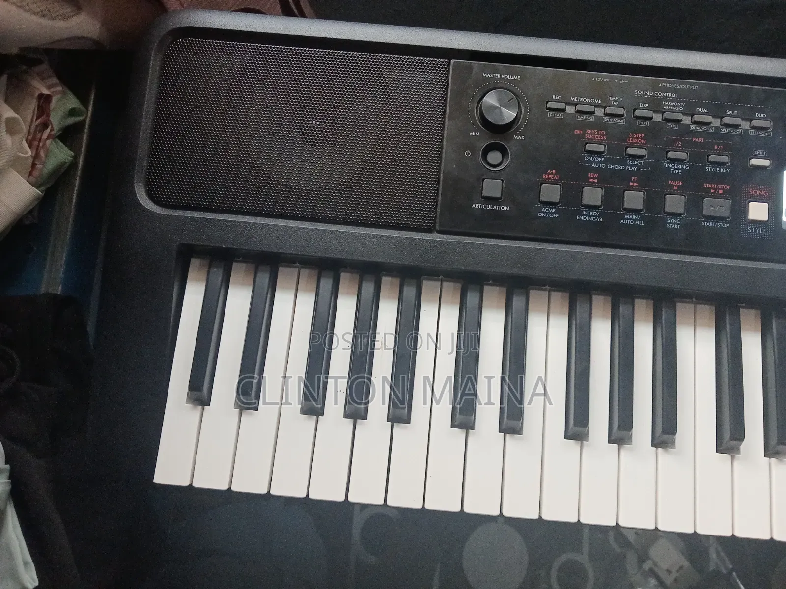 PSR E383 Keyboard
