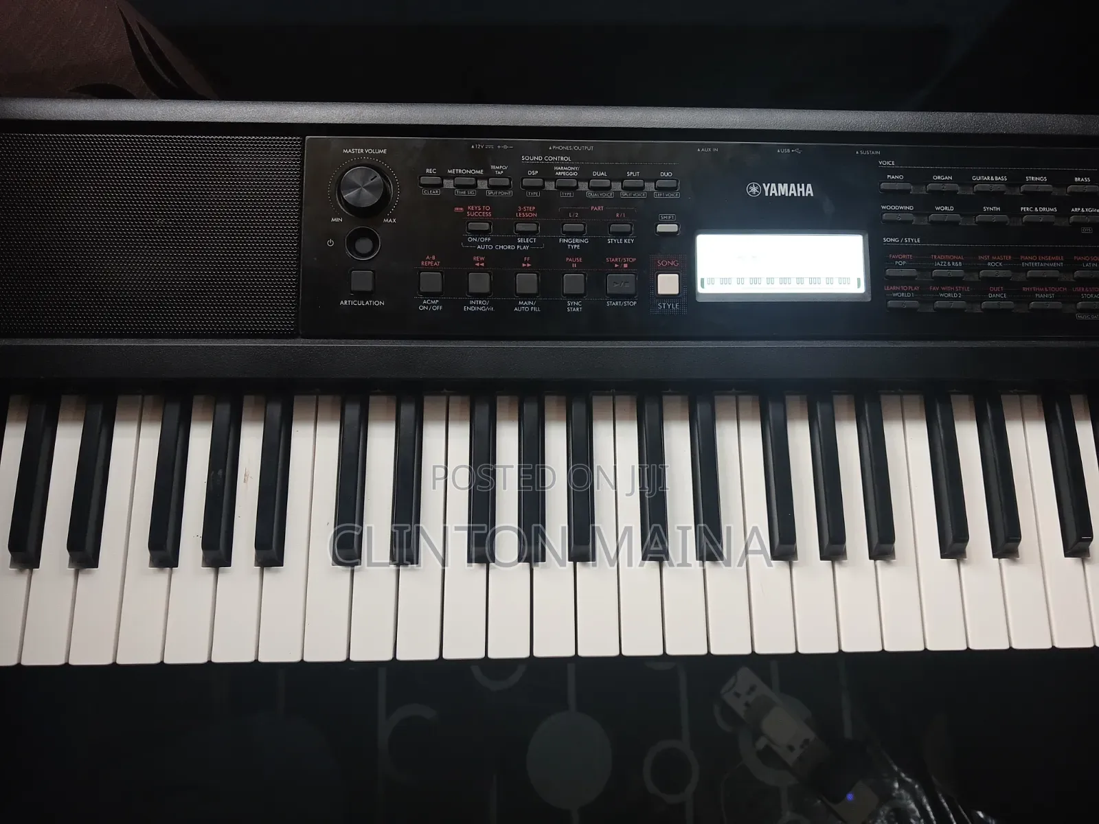 PSR E383 Keyboard