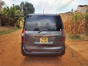 Toyota Noah 2010 Gray