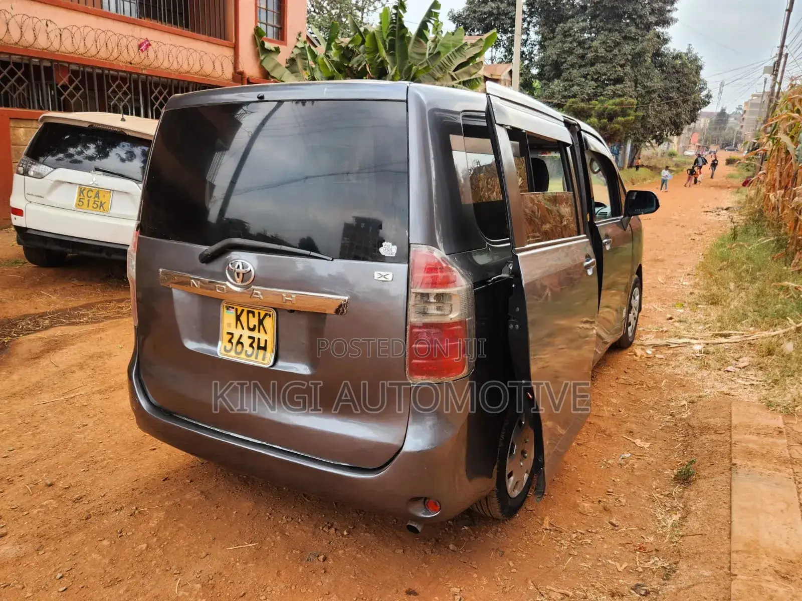 Toyota Noah 2010 Gray