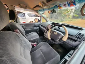 Toyota Noah 2010 Gray