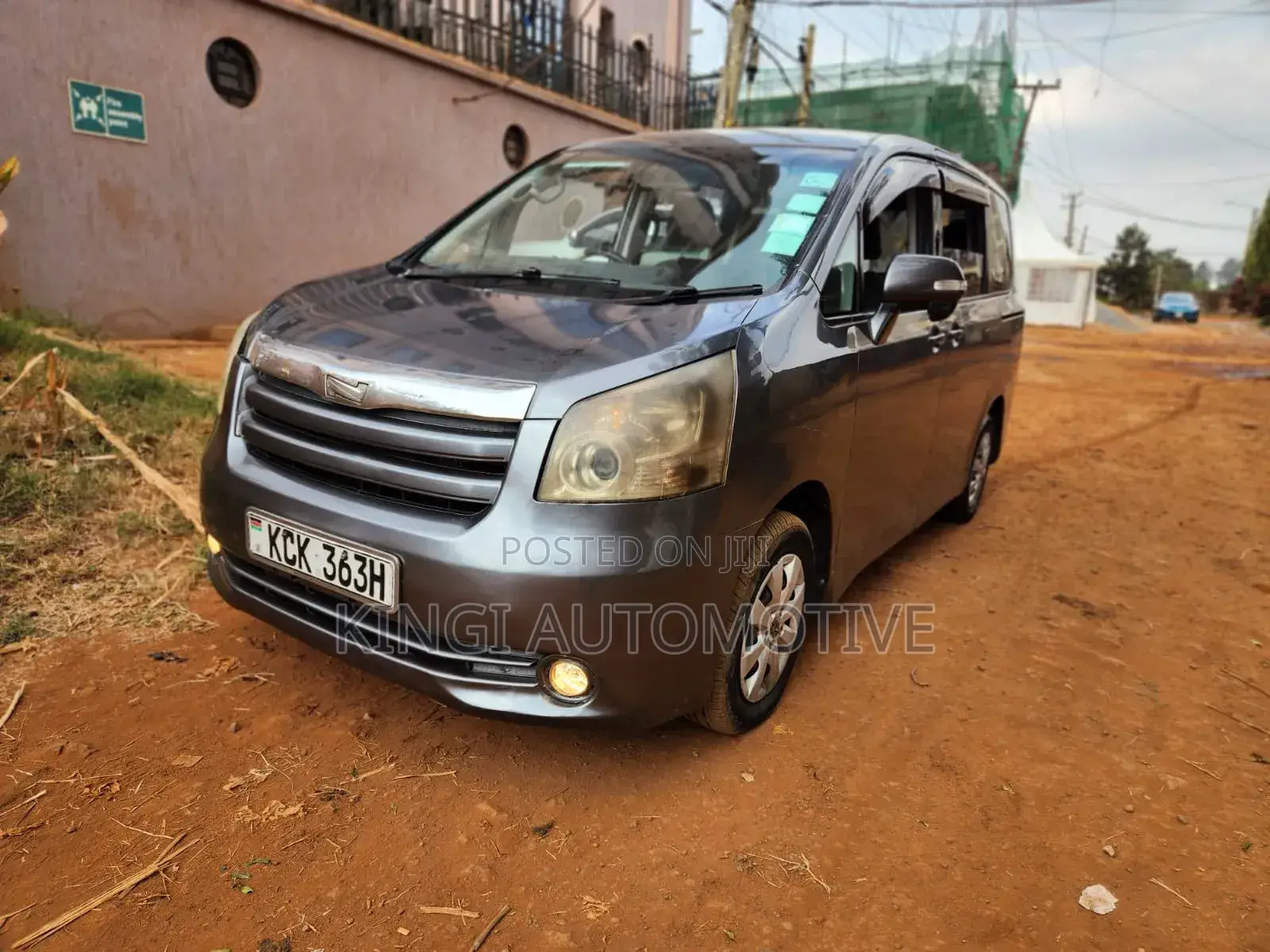 Toyota Noah 2010 Gray