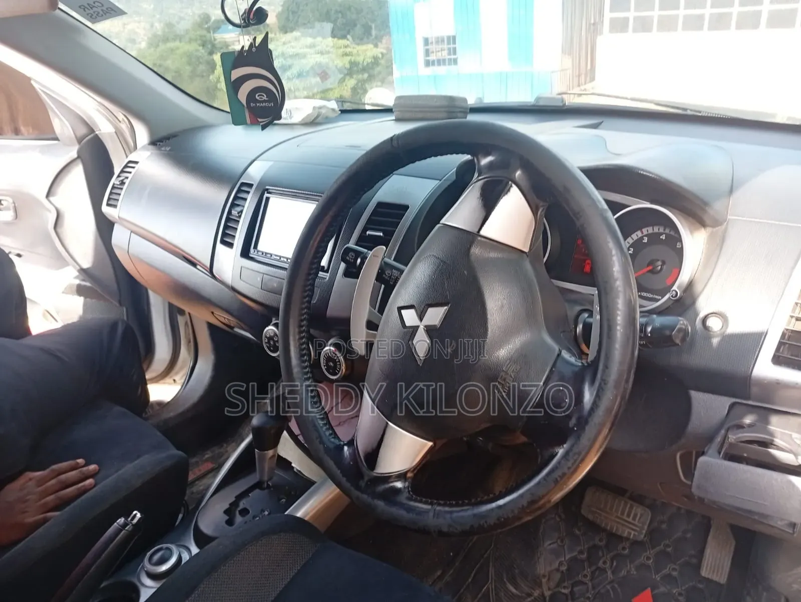 Mitsubishi Outlander 2010 White