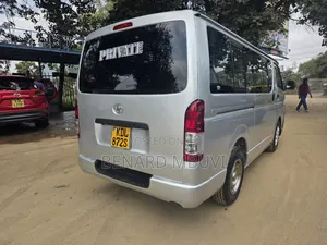 Toyota HiAce 2016 Silver