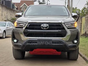 Toyota Hilux 2021 Green