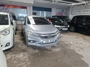 Honda Grace 2018 Silver