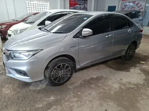 Honda Grace 2018 Silver
