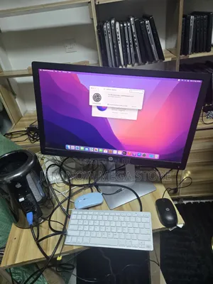 Desktop Computer Apple Mac Pro 32GB Intel Xeon SSD 500GB