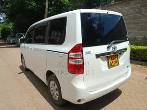 Toyota Noah 2012 White