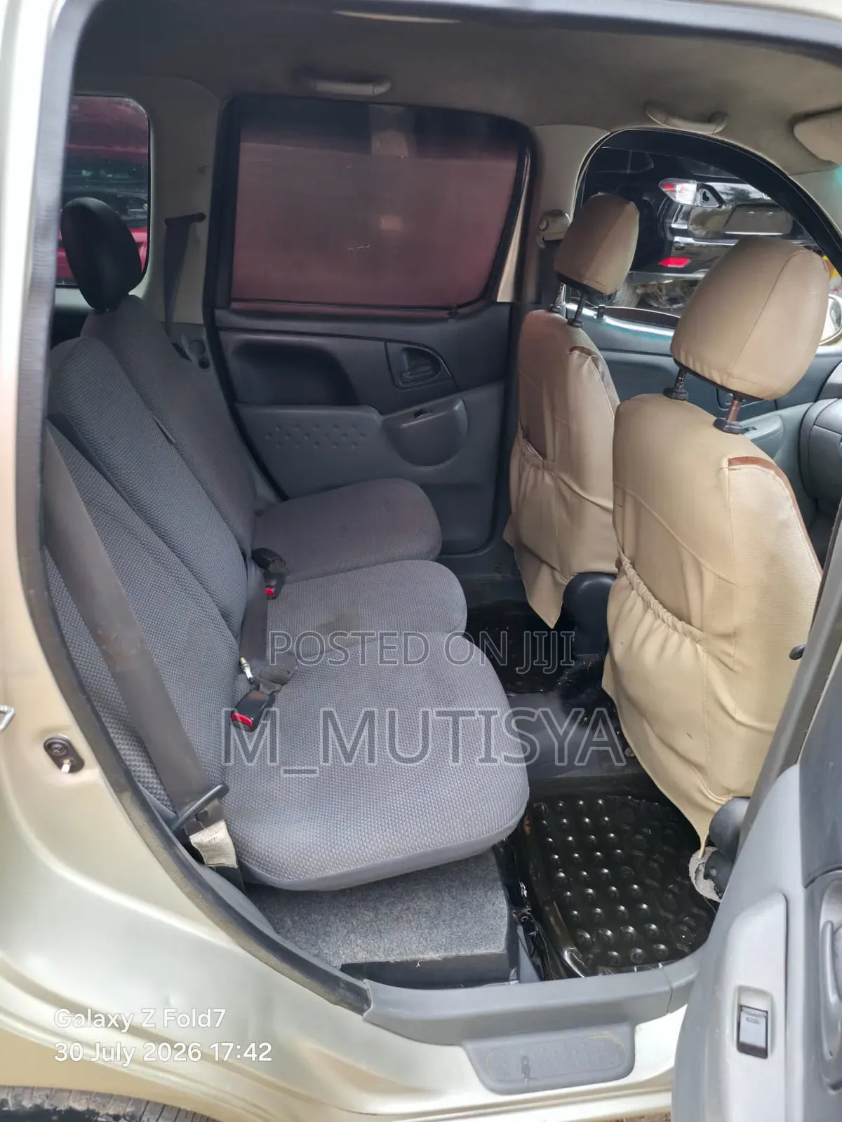Toyota Fun Cargo 2003 Gold