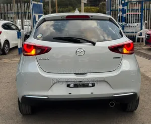 Mazda 2 2019 Silver
