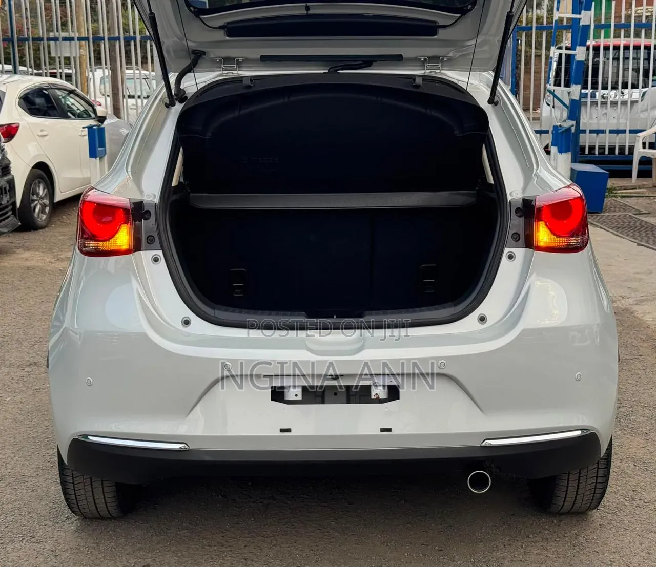Mazda 2 2019 Silver