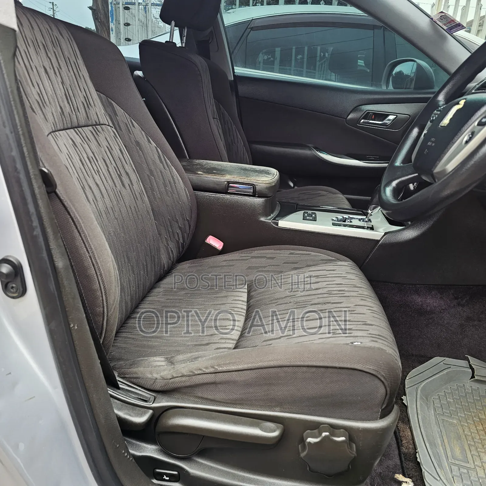 Toyota Crown 2011 Silver