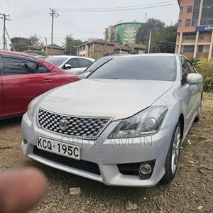Toyota Crown 2011 Silver