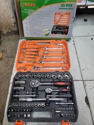 82 Pieces Toolset /Spanner Set 82pcs