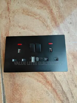 Black Double Socket With USB-C and USB-B