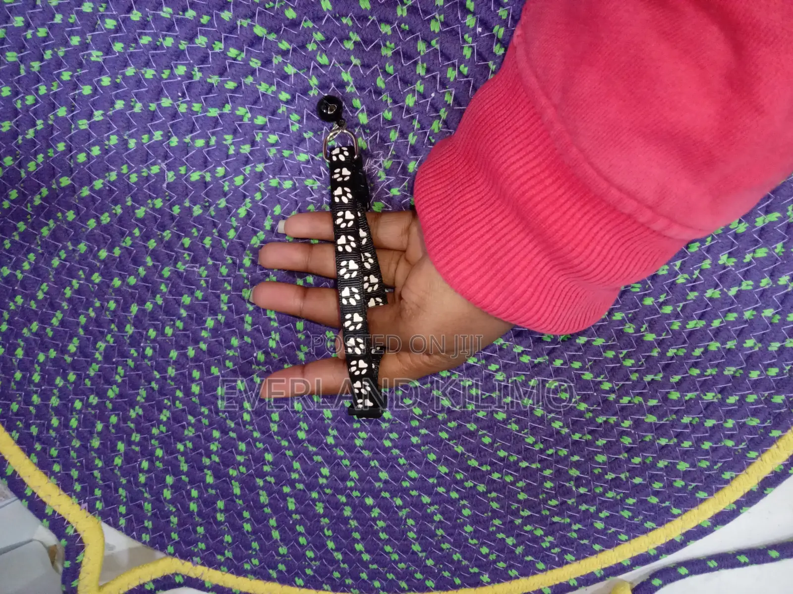 Medium Puppy Paw-Print Collar