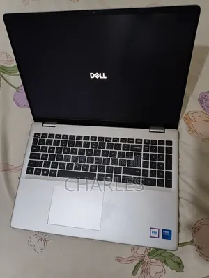 Laptop Dell Inspiron 16 5620 16GB Intel Core Ultra 7 SSD 512GB