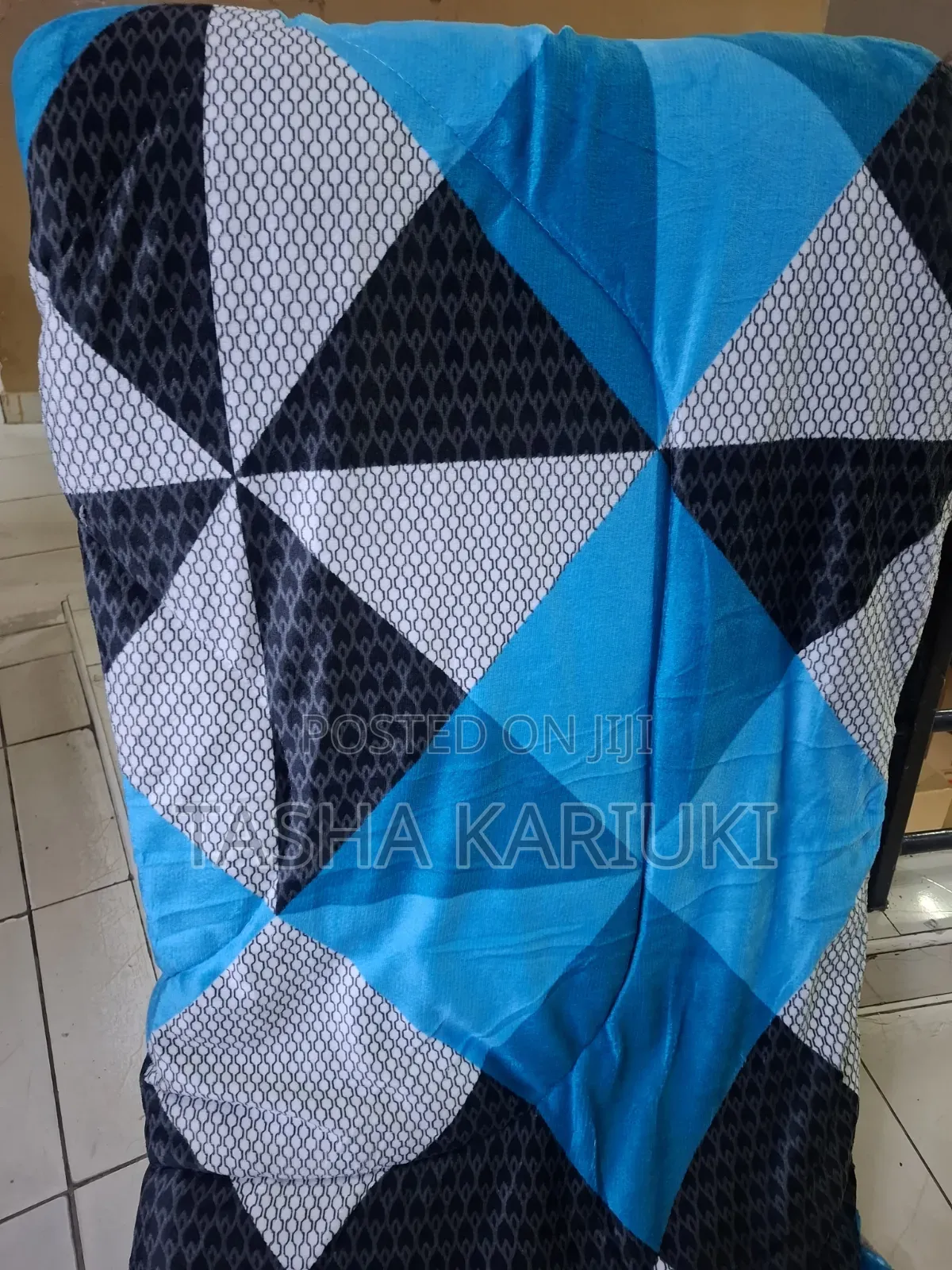 Luxury Single Woolen Comforter – Warm Lightweight