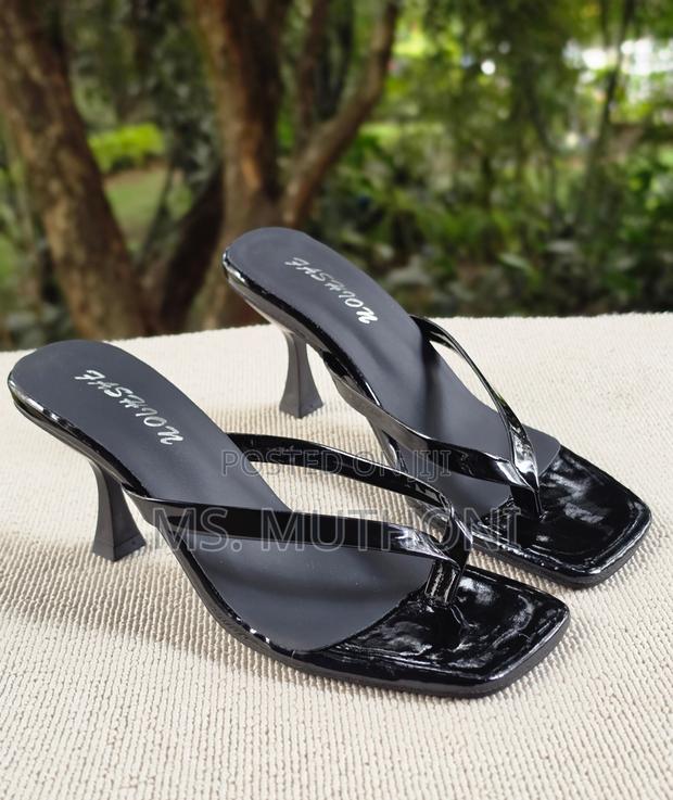 Comfortable High-Fashion Square-Toe Kitten Heel - thumbnail 2