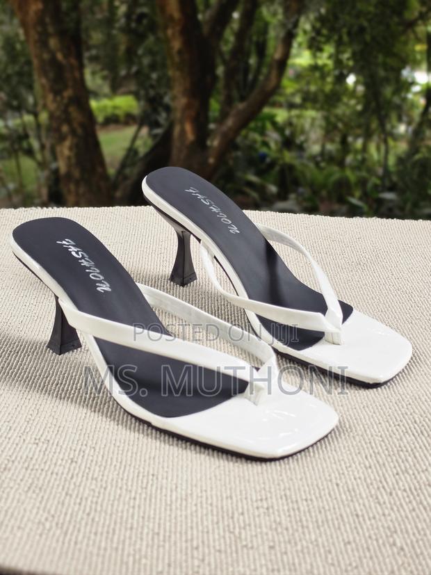 Comfortable High-Fashion Square-Toe Kitten Heel - thumbnail 3