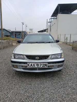 Nissan Sunny 2000 Silver
