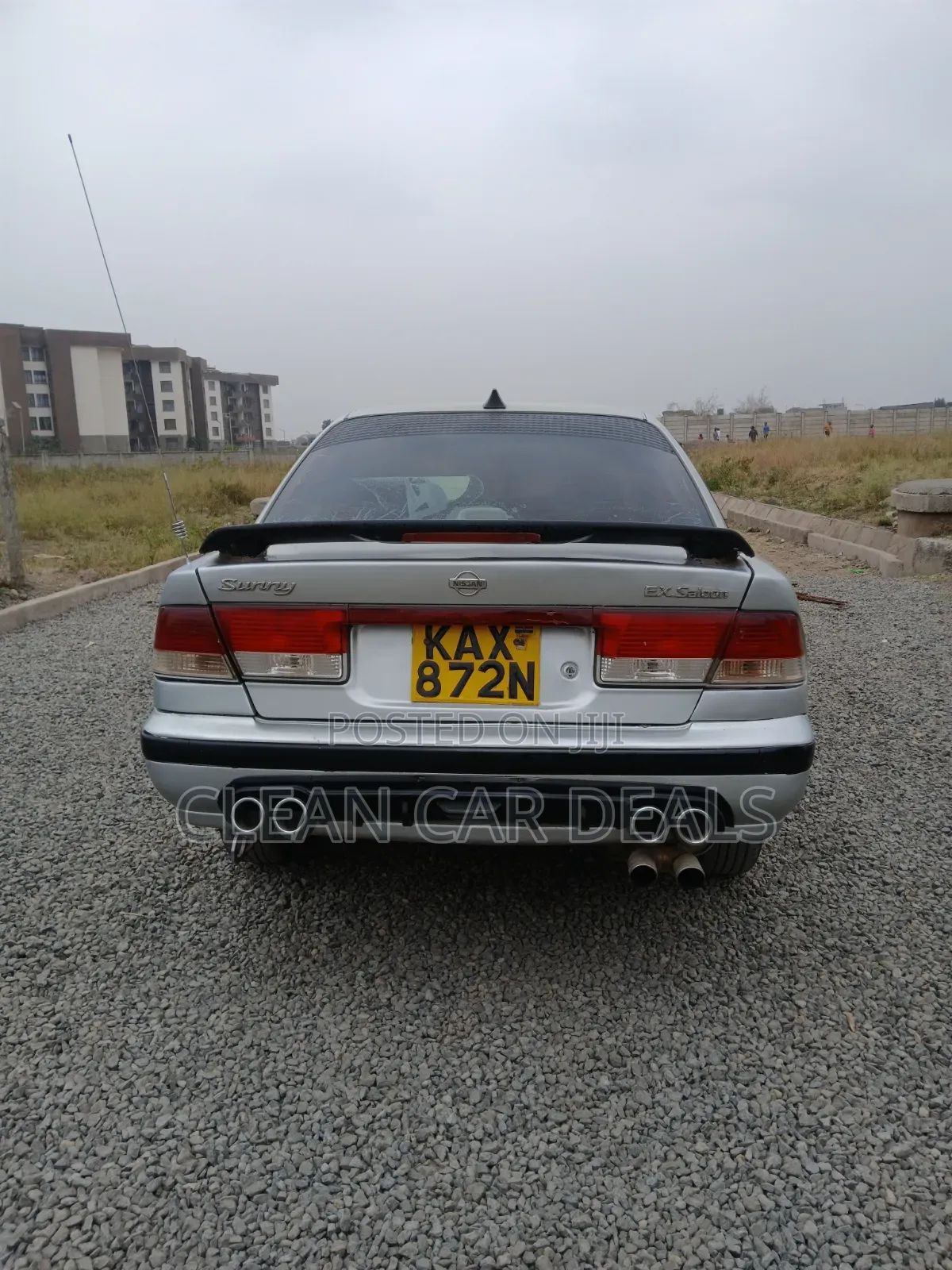 Nissan Sunny 2000 Silver