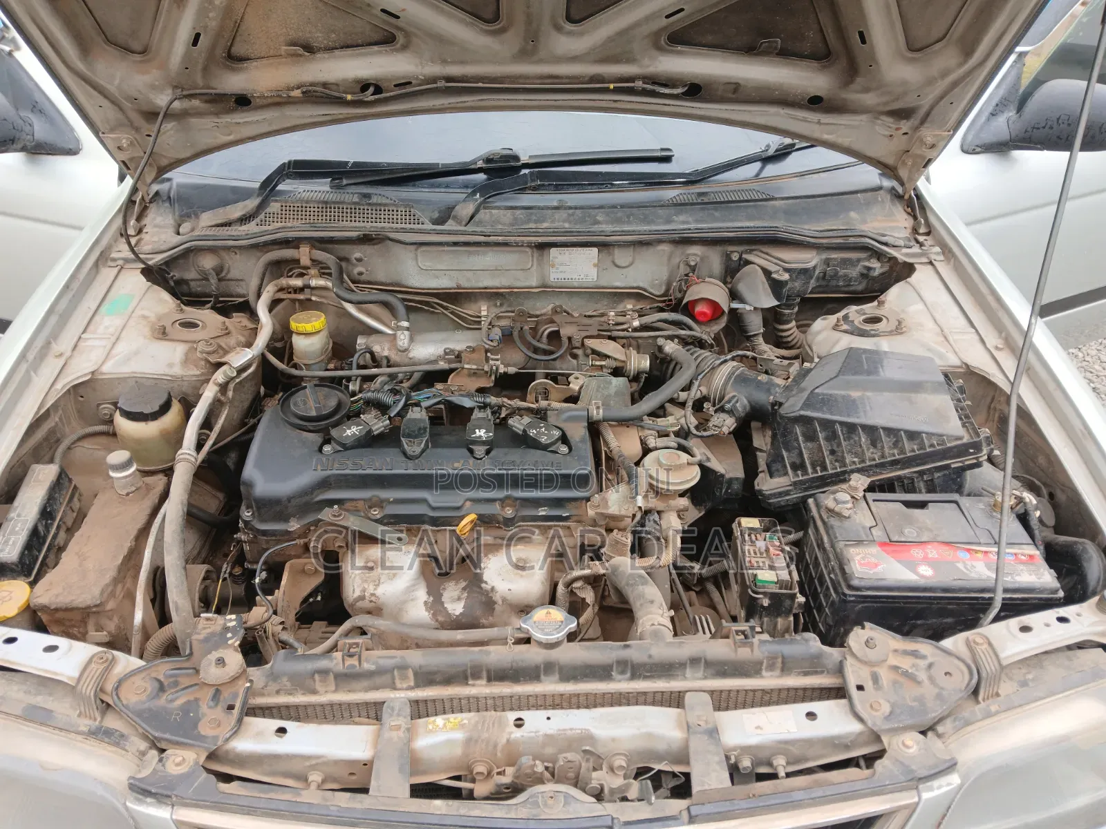 Nissan Sunny 2000 Silver
