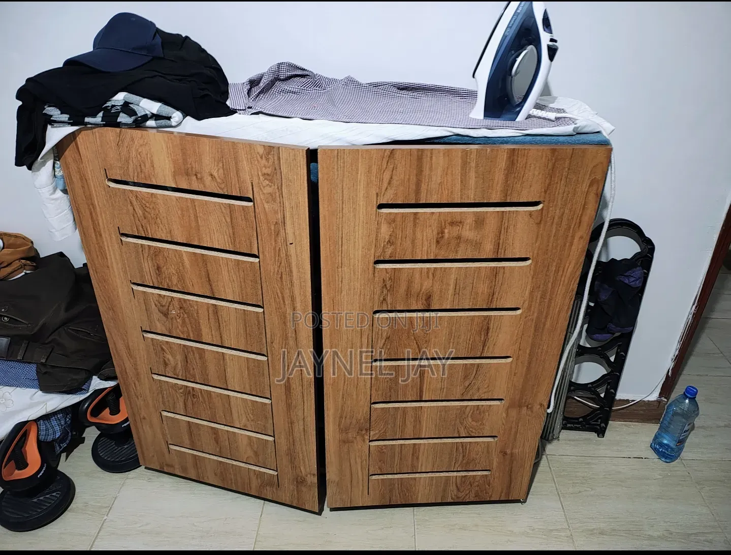 Shoerack Brown