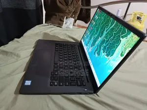 Laptop Dell Latitude 7400 8GB Intel Core i7 SSD 512GB