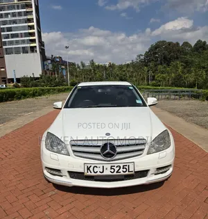 Mercedes-Benz C200 2010 White
