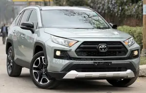 Toyota RAV4 Adventure 2019 Green