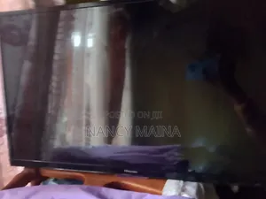 Hisense 32 Inches TV With Broken Screen