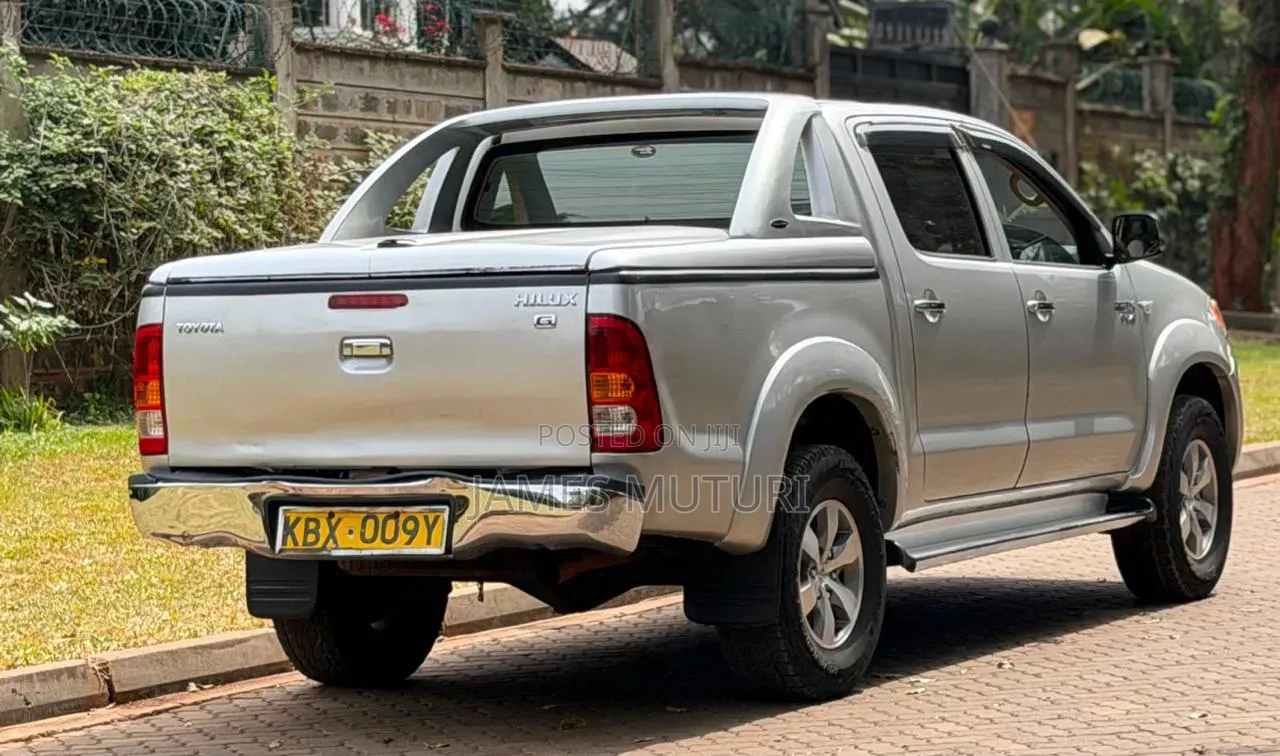 Toyota Hilux 2007 Silver