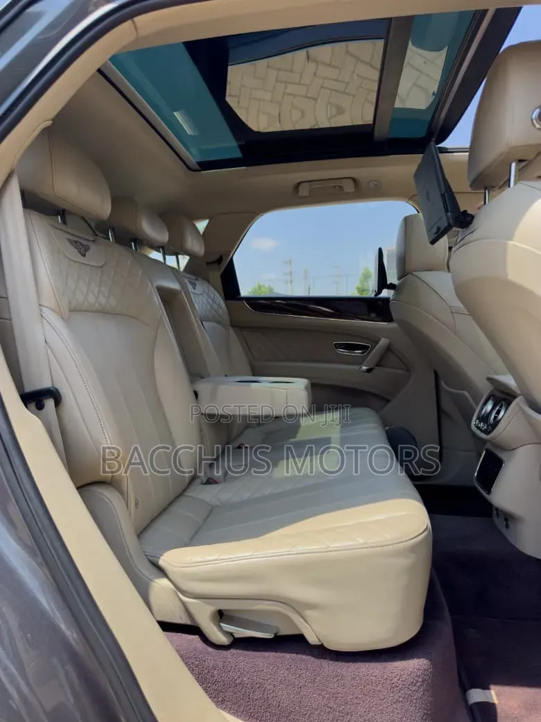 Bentley Bentayga 2018 Gray