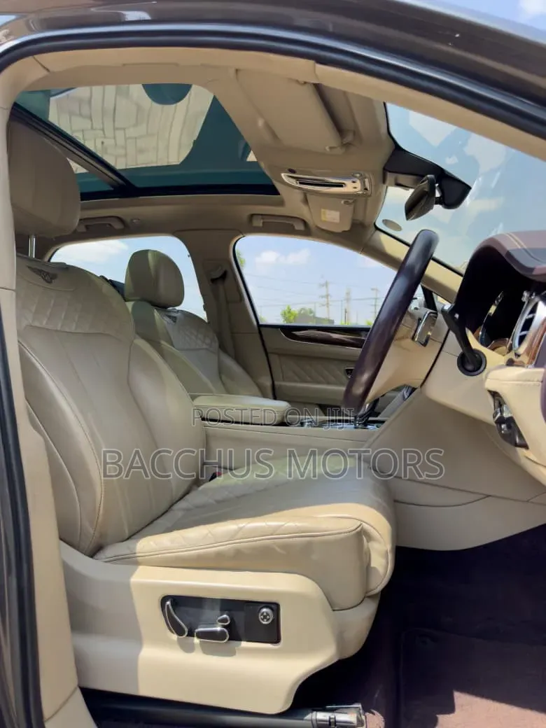 Bentley Bentayga 2018 Gray