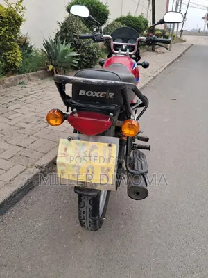 Bajaj Boxer 125 2025 Red