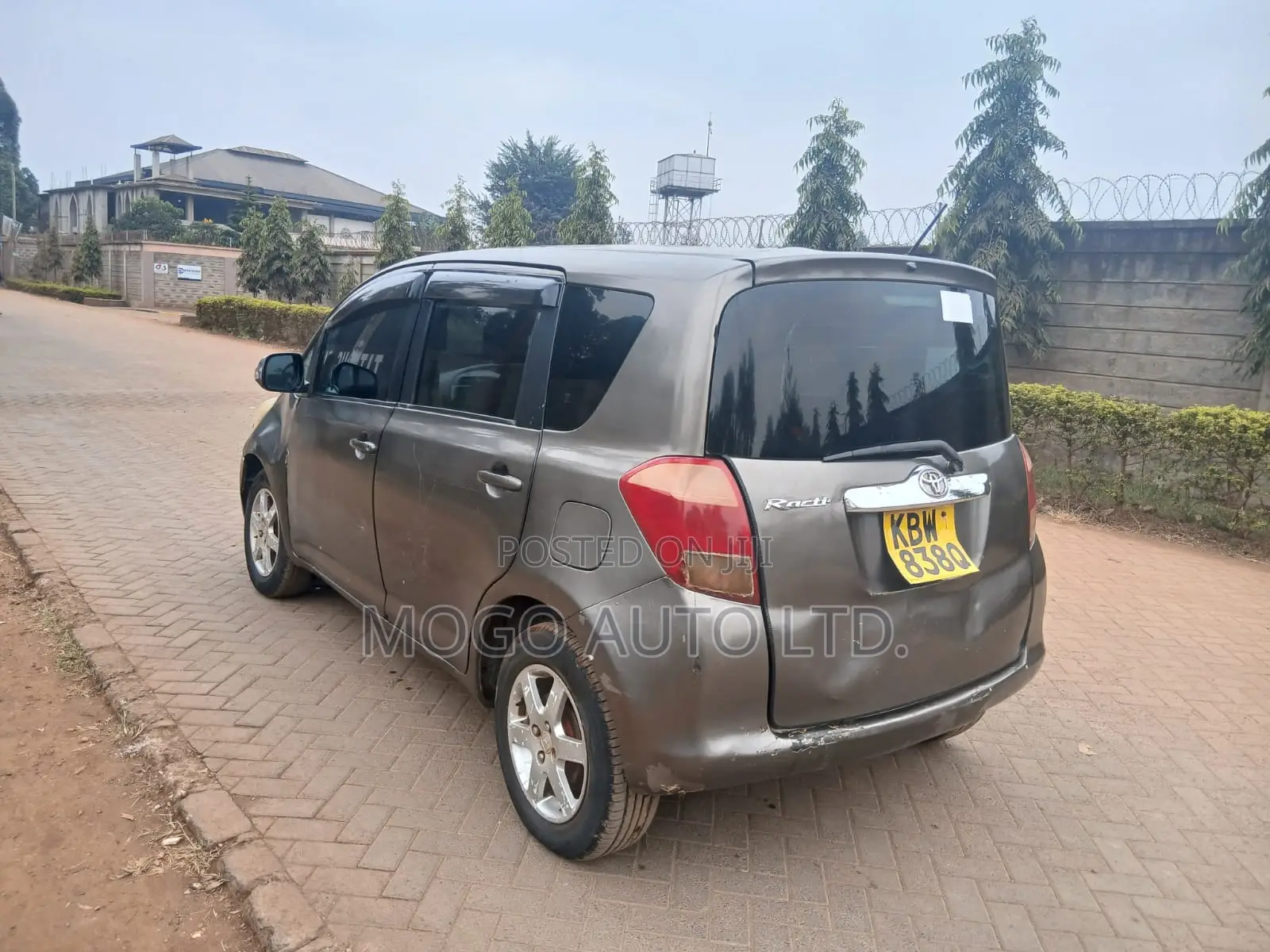 Toyota Ractis 2006 Gray
