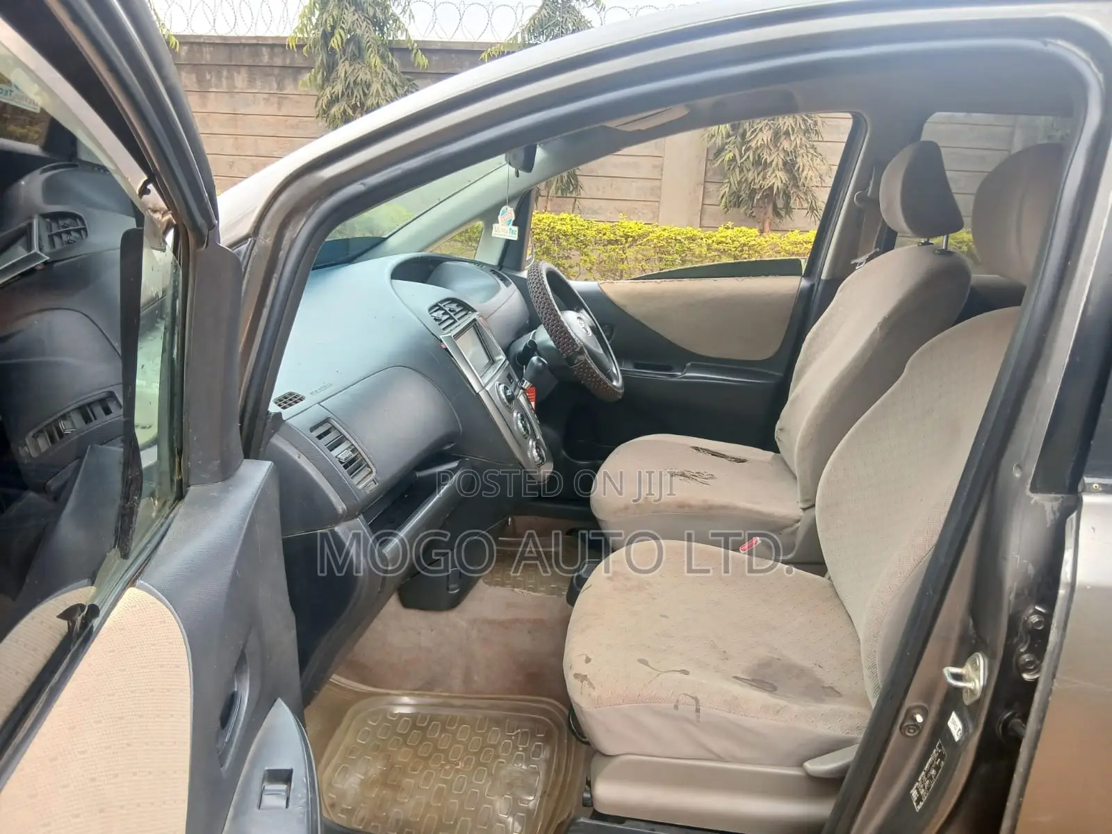 Toyota Ractis 2006 Gray