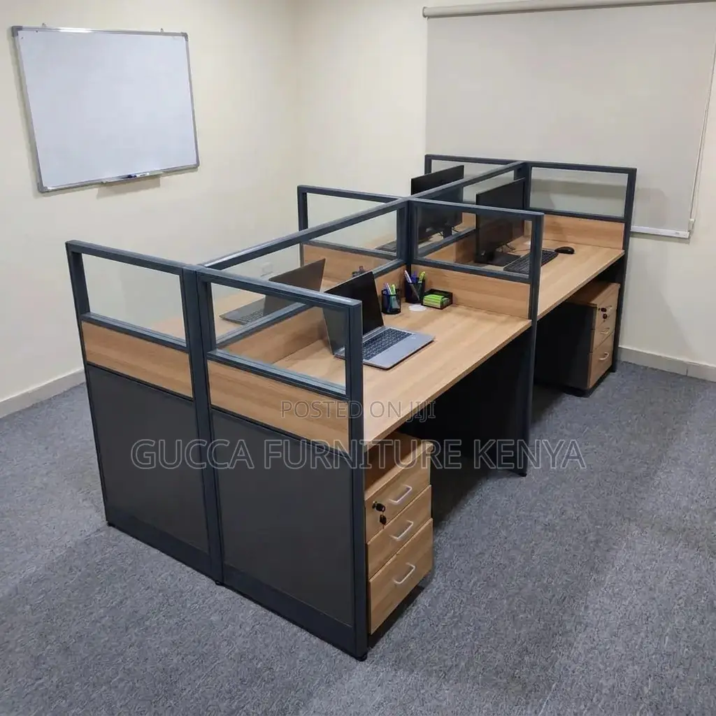 4 Seater Workstation