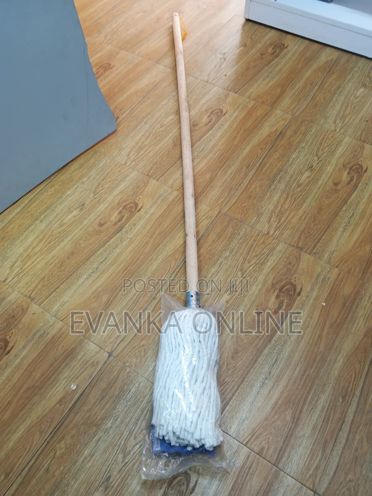 Teepee Large Mop/Metal Socket Mop- L10