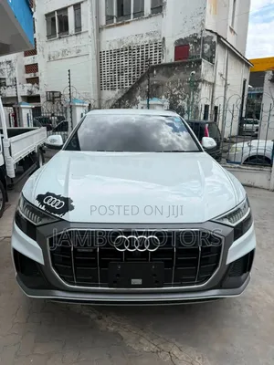 Audi Q8 2021 White