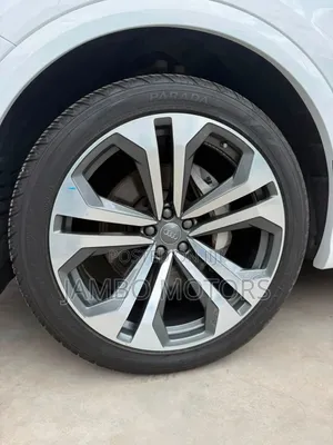 Audi Q8 2021 White