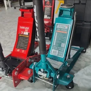 TOTAL 3-Ton Industrial Hydraulic Floor Jack, Model THT10834.
